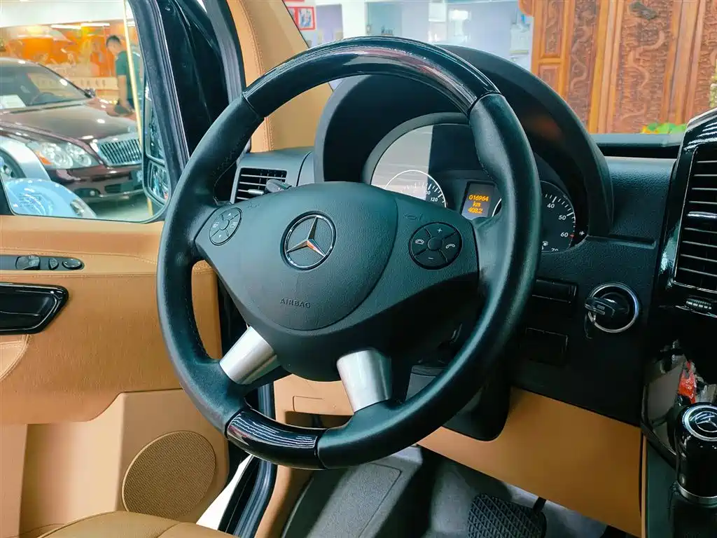 Mercedes-Benz Sprinter 2019 — фото 20