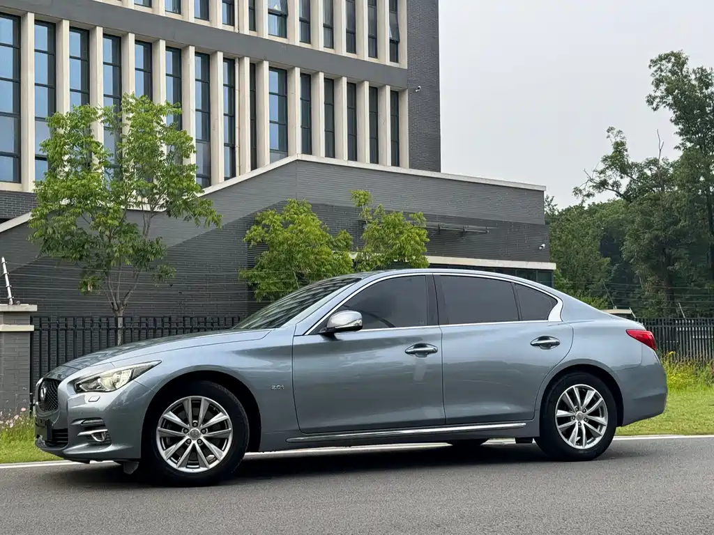 Infiniti Q50L 2015 — фото 3