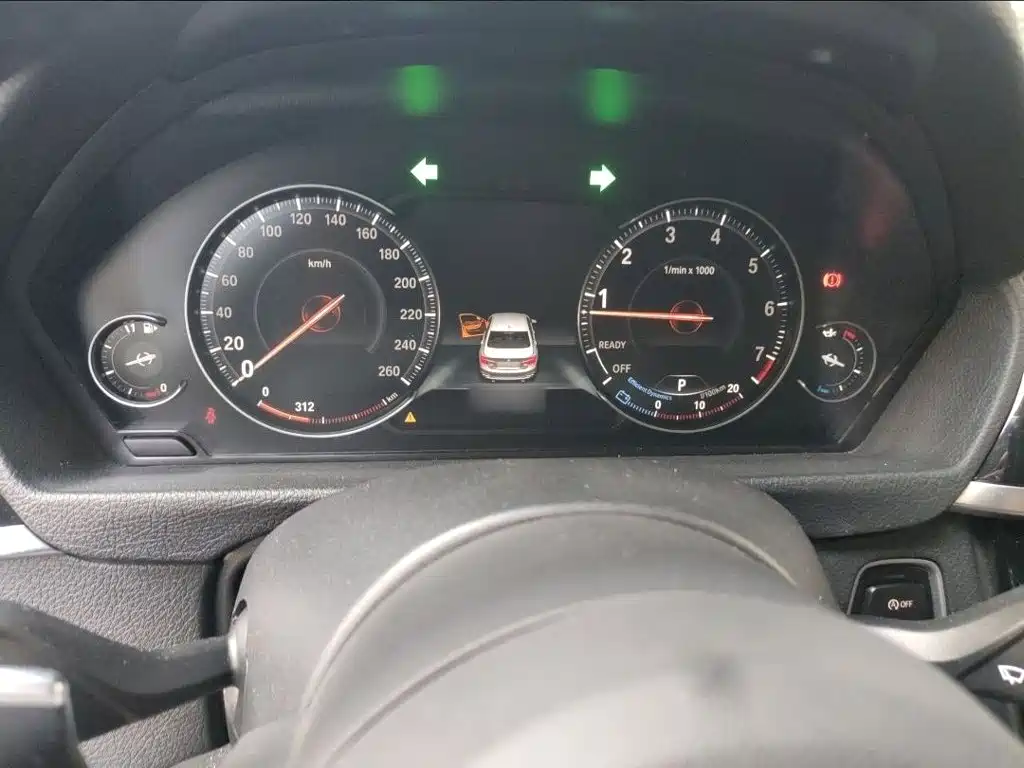 BMW 3 Series 2019 — фото 13