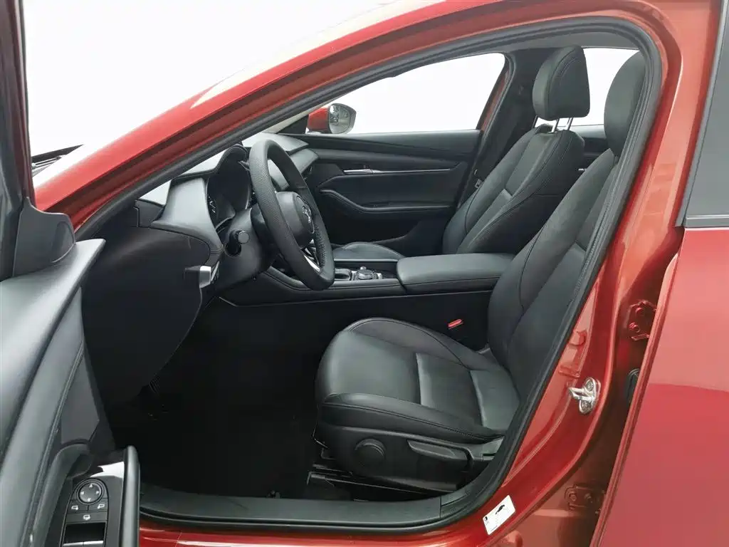Mazda 3 Axela 2021 — фото 10
