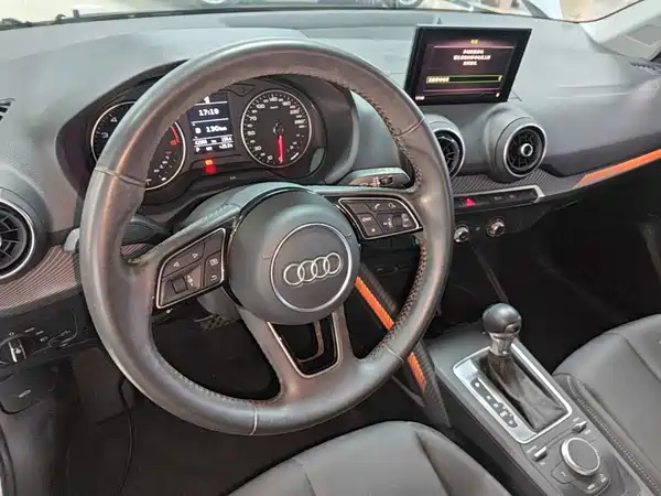 Audi Q2L 2020