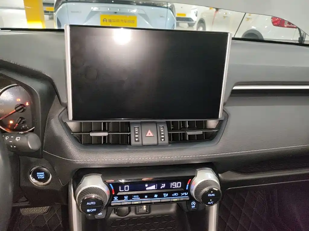 Toyota Wildlander 2023 — фото 13