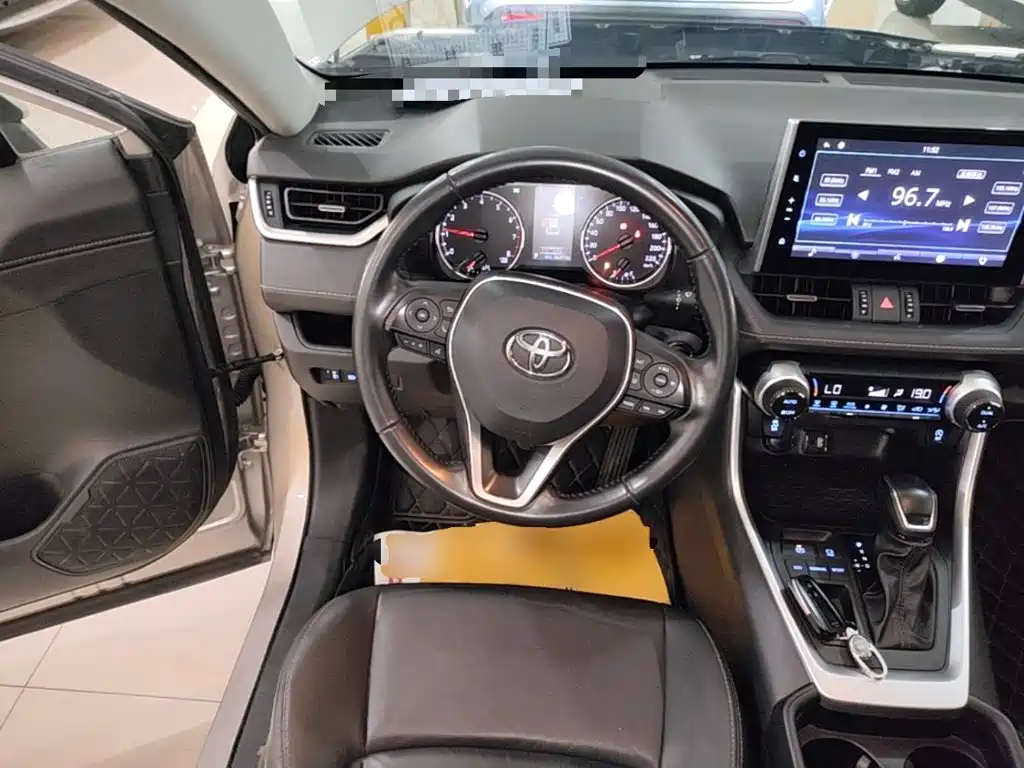 Toyota Wildlander 2023 — фото 11