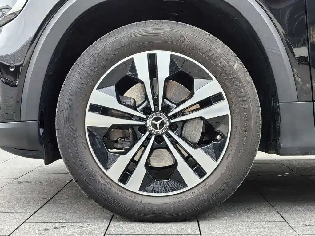 Mercedes-Benz GLB 2025