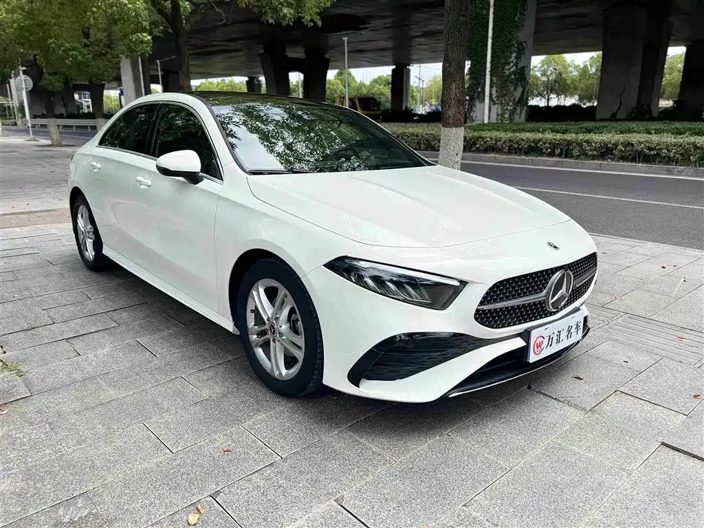 Mercedes-Benz A-Class 2024 — фото 1