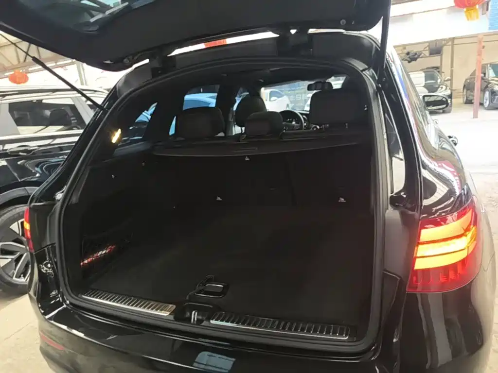 Mercedes-Benz GLC 2018 — фото 15