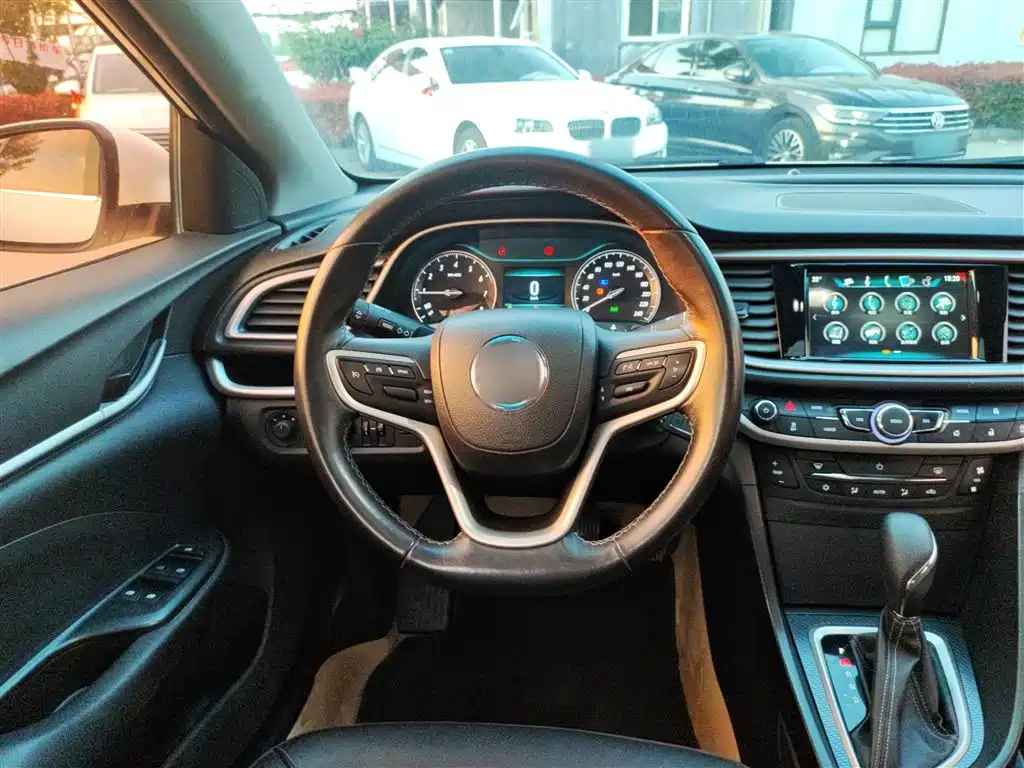 Buick Excelle 2019 — фото 11
