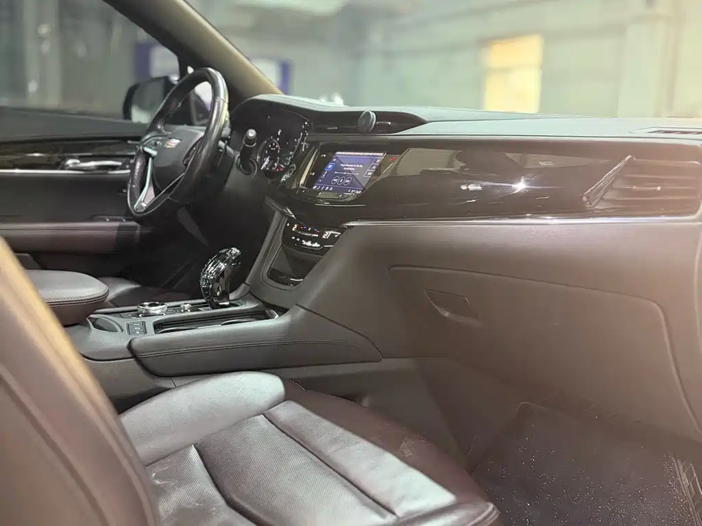 Cadillac XT6 2021 — фото 18