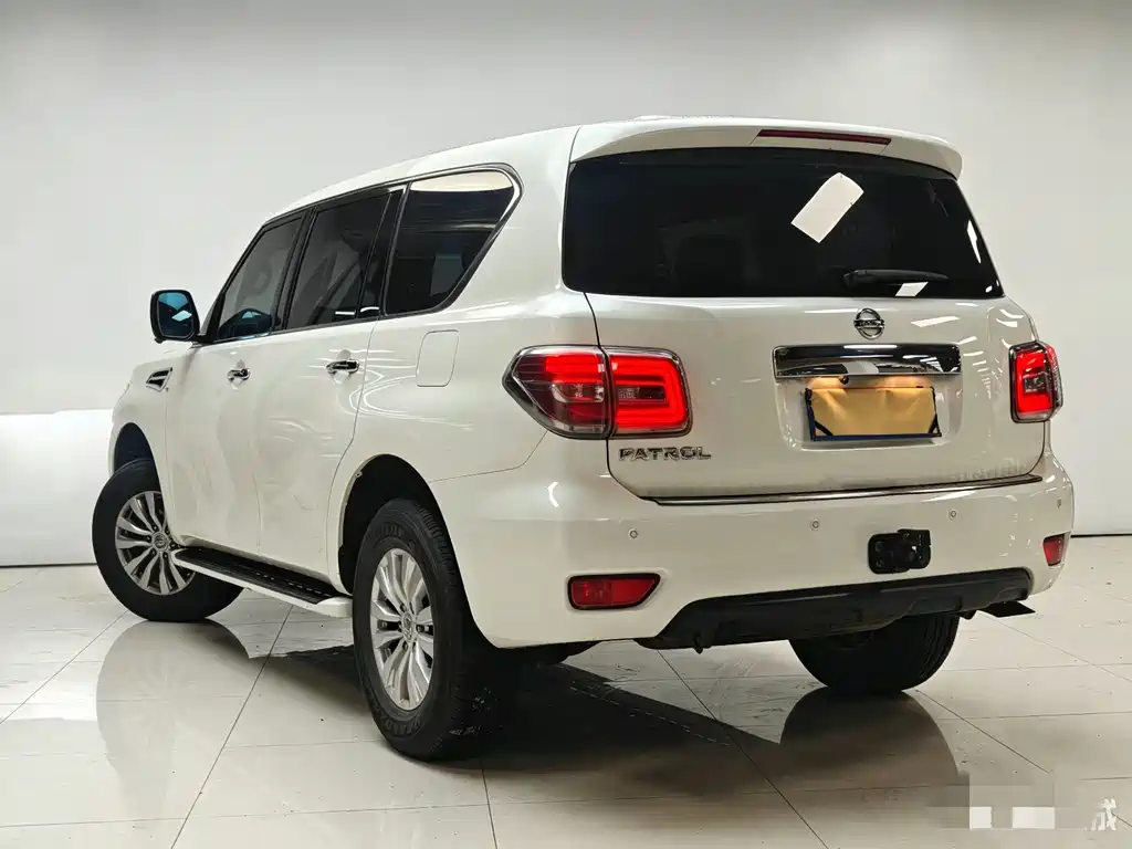 Nissan Patrol 2017 — фото 15