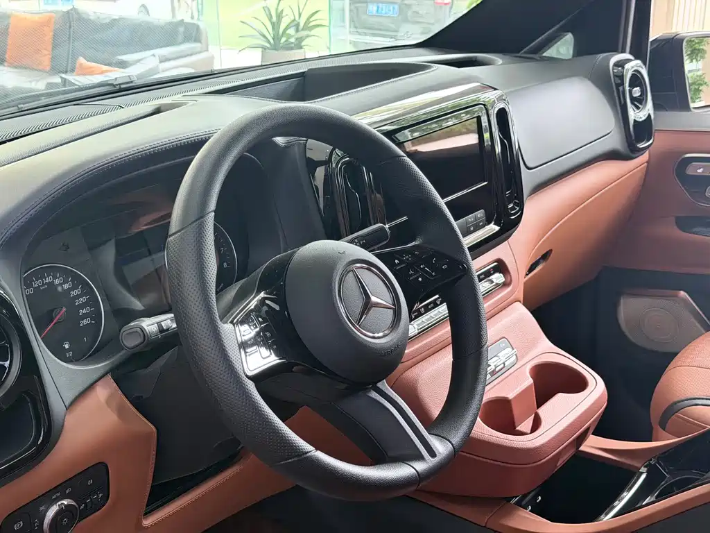 Mercedes-Benz Ascend VITO 2025 — фото 15