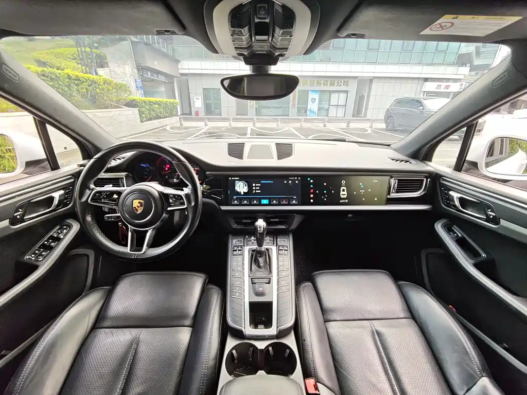 Porsche Macan 2016 — фото 16