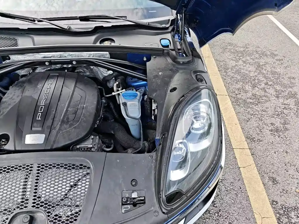 Porsche Macan 2016 — фото 24