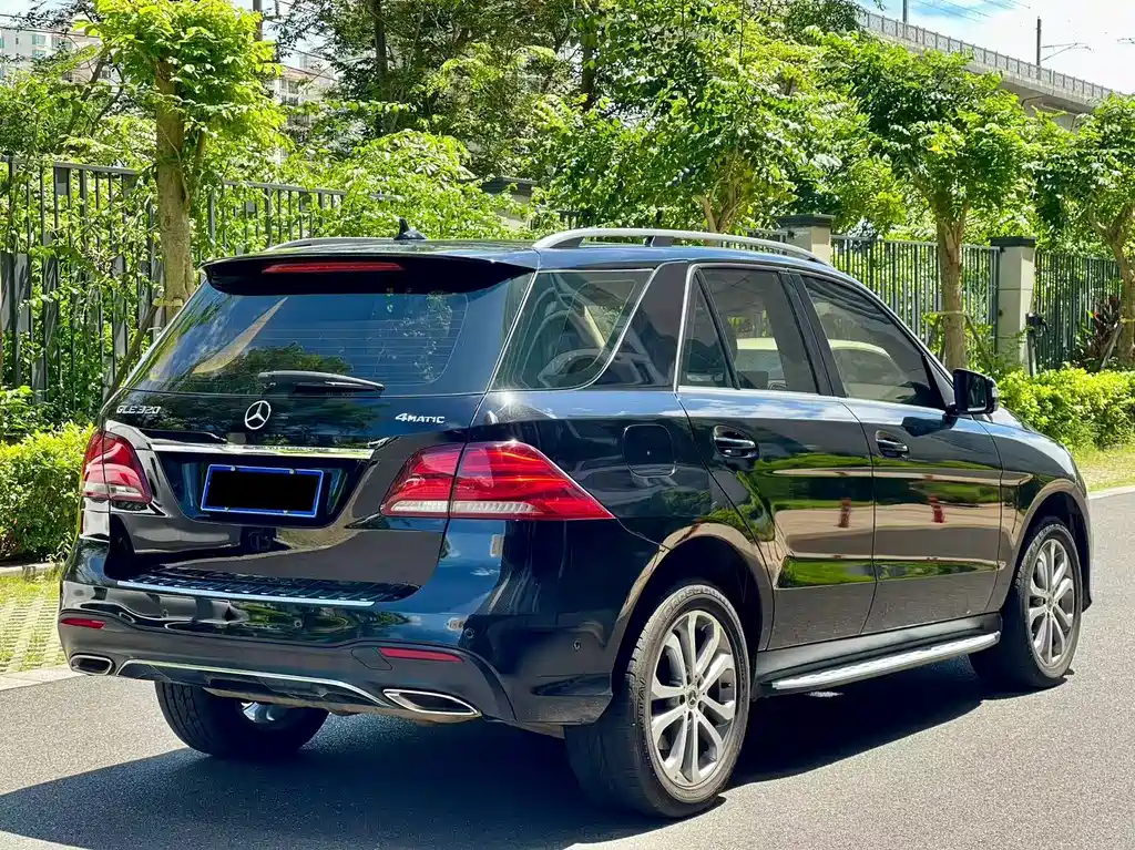 Mercedes-Benz GLE 2017 — фото 9
