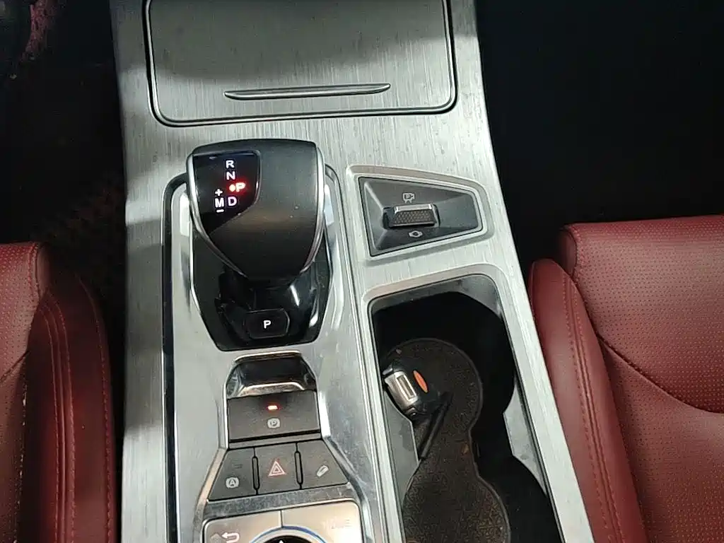 Jetour Jietu X70 PLUS 2022 — фото 12