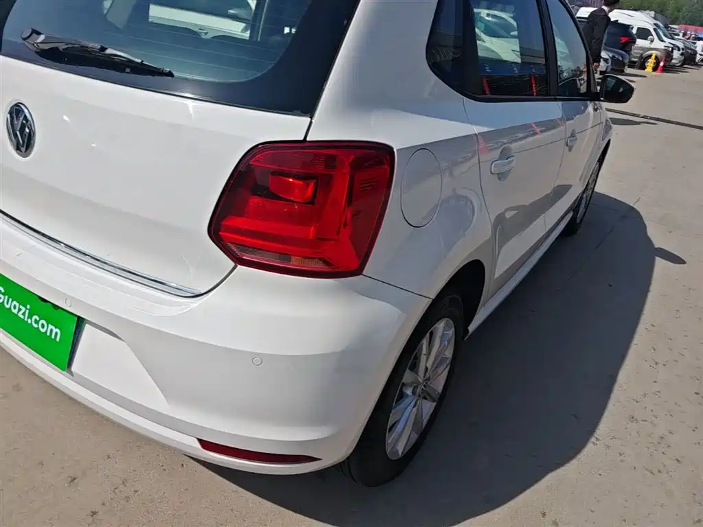 Volkswagen Polo 2015 — фото 8
