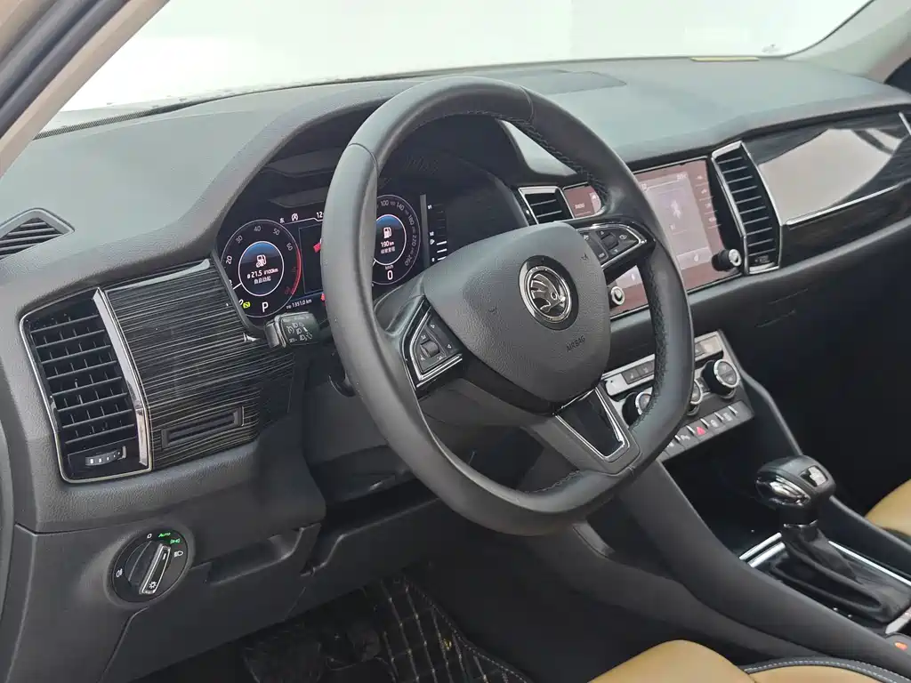 Skoda Kodiak GT 2019 — фото 20