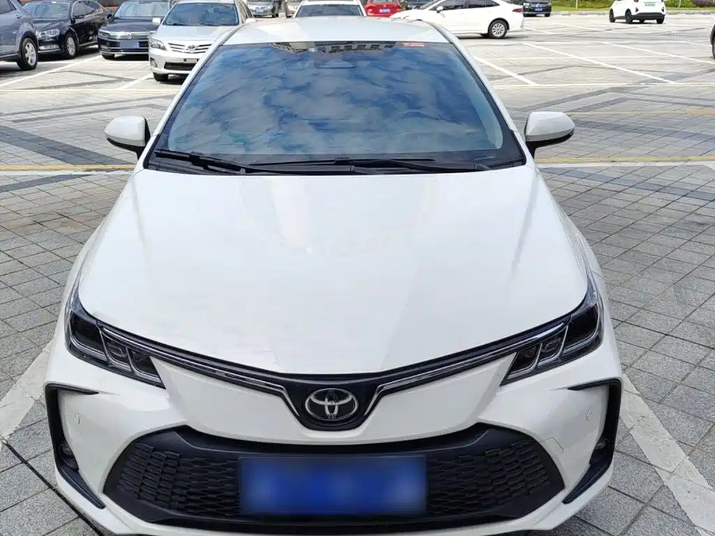Toyota Corolla 2023 — фото 25