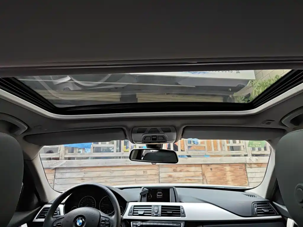 BMW 3 Series 2016 — фото 18