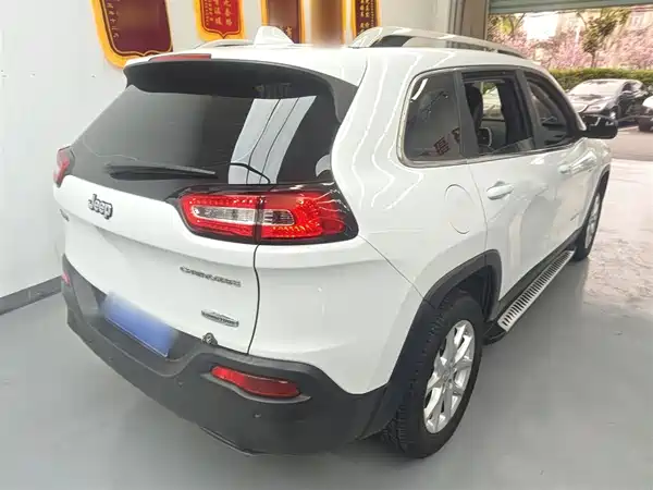 Jeep Cherokee 2016