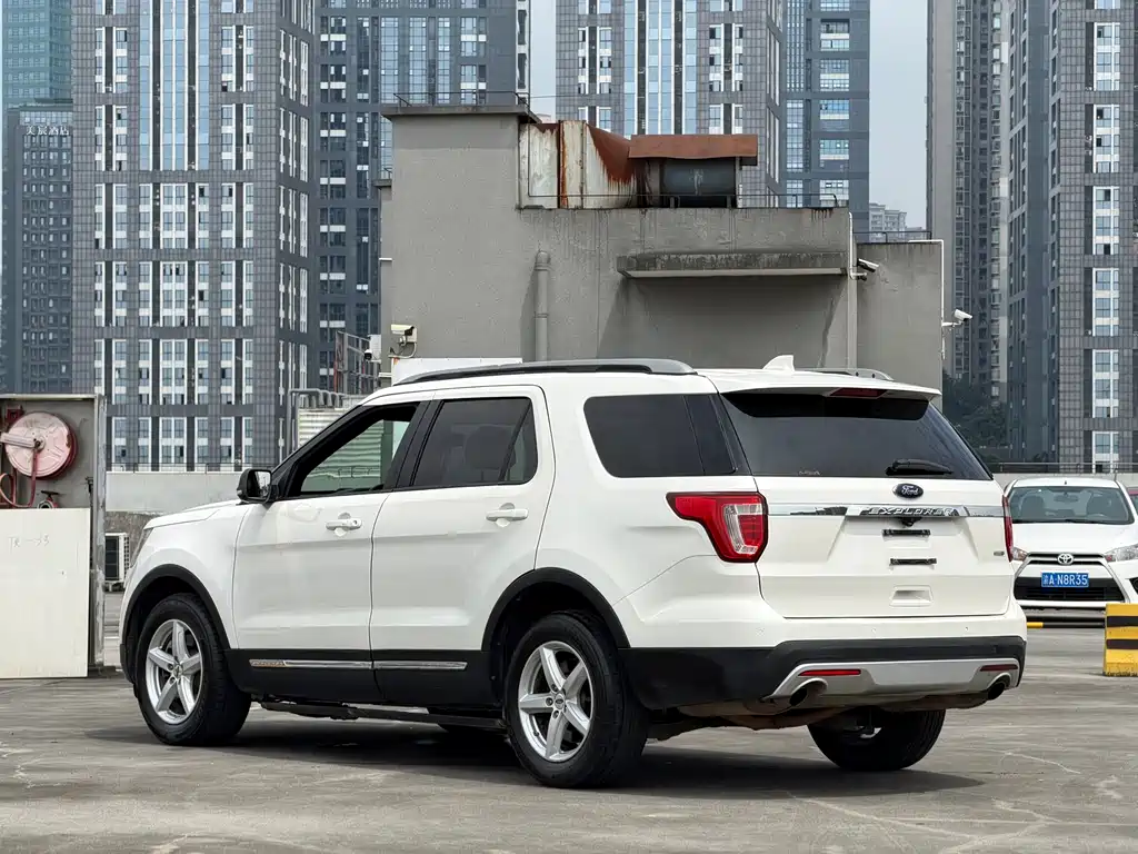 Ford Explorer 2017 — фото 6