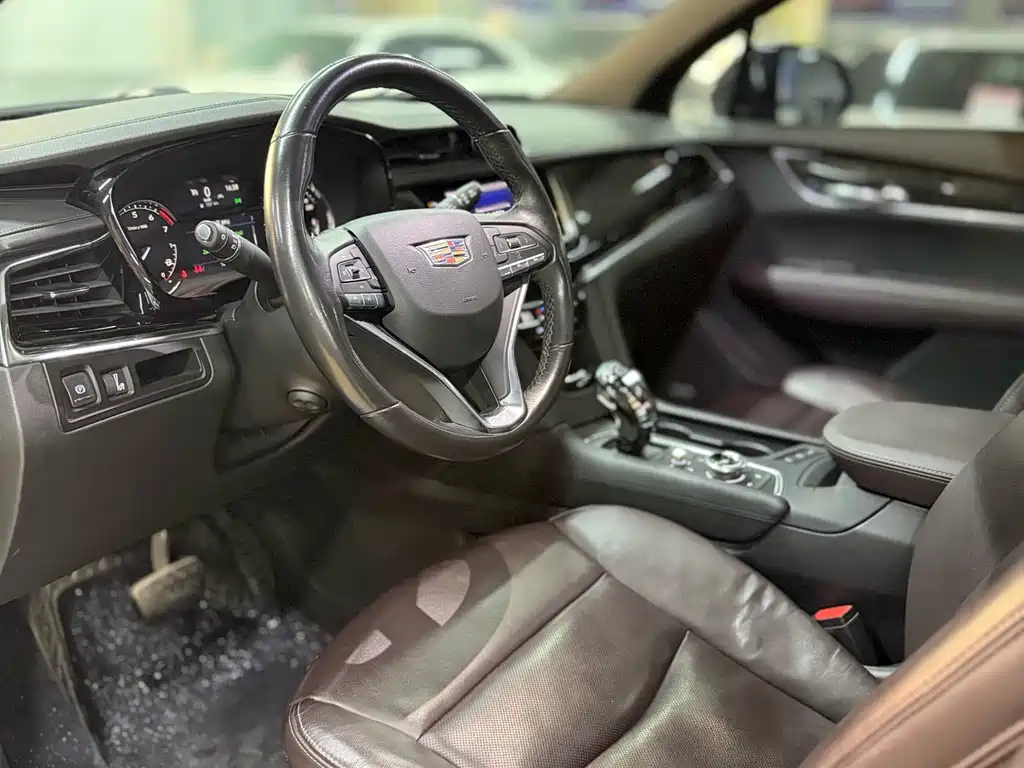 Cadillac XT6 2021 — фото 15