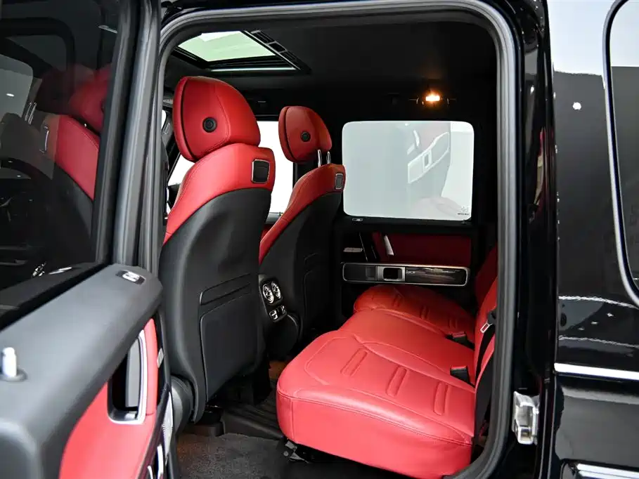 Mercedes-Benz G-Class 2023 — фото 12