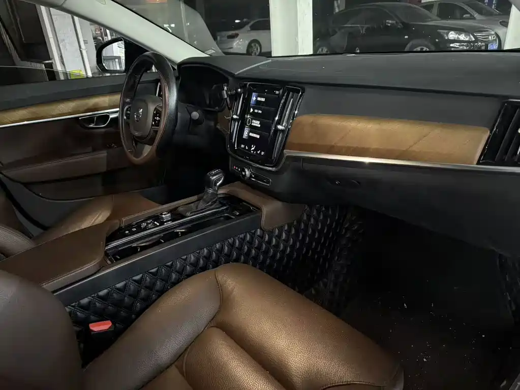 Volvo S90 2019 — фото 10