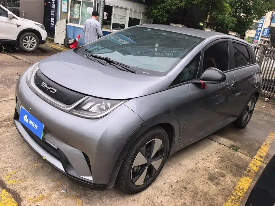 BYD Dolphin 2023 — фото 1
