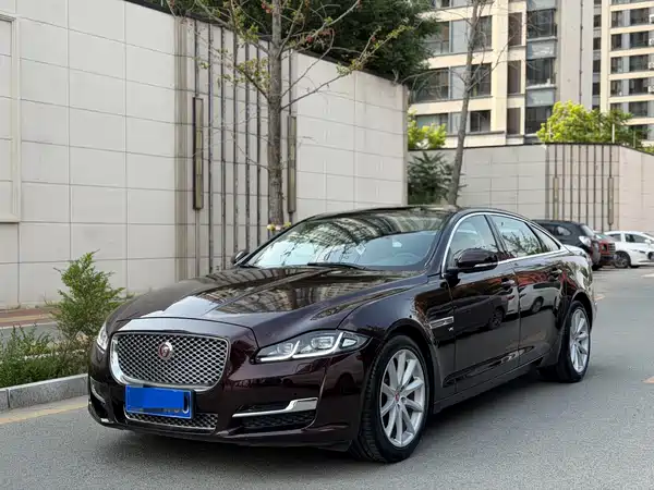 Jaguar XJ 2016