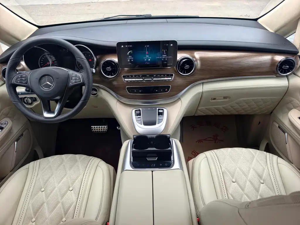 Mercedes-Benz V-Class 2022 — фото 18