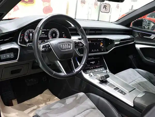 Audi A6L 2022