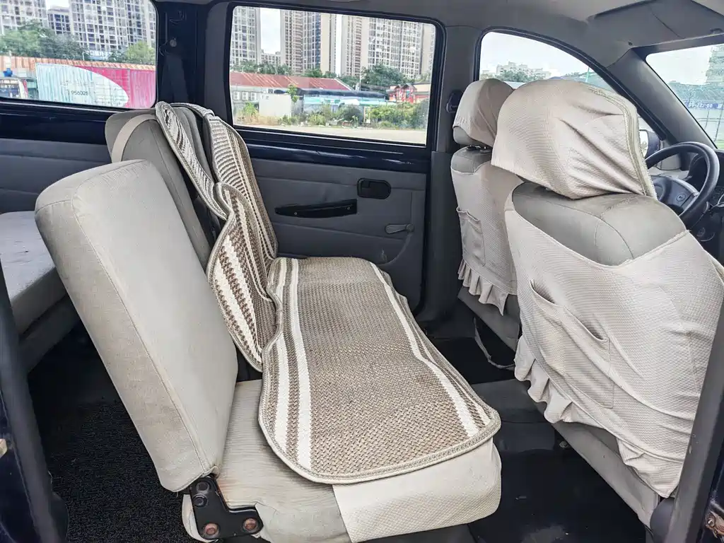 Wuling Hongguang 2014 — фото 10