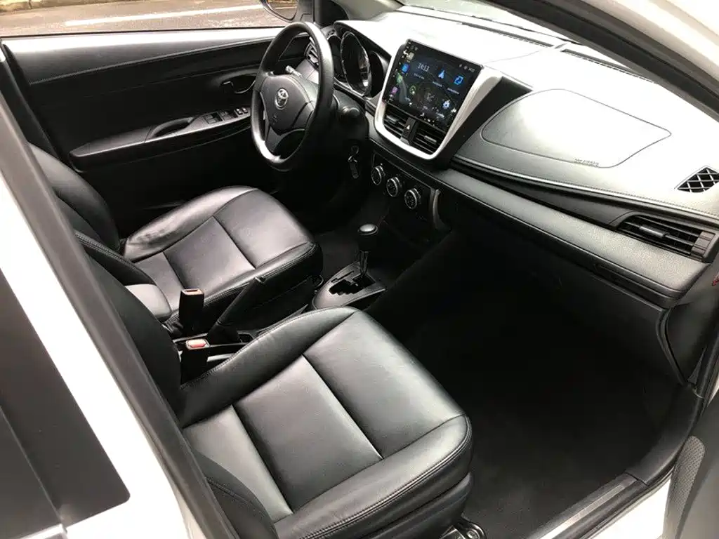 Toyota Yaris L 2019 — фото 8