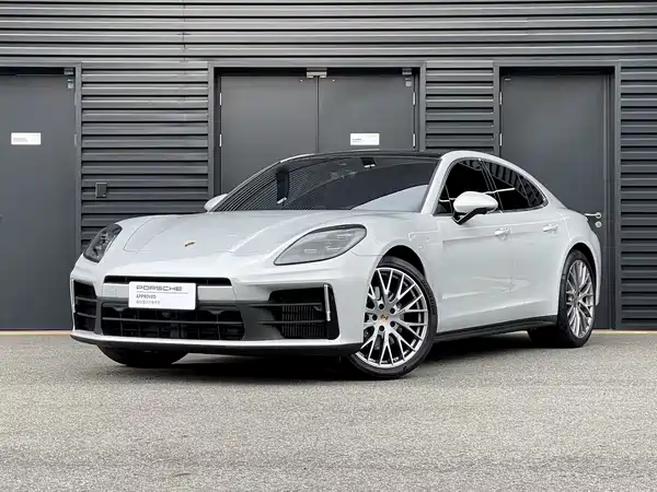 Porsche Panamera 2025