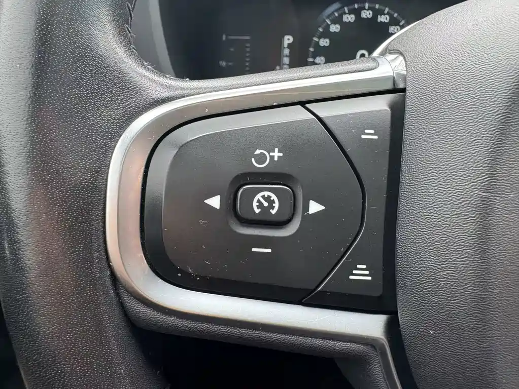 Volvo XC60 2021 — фото 33