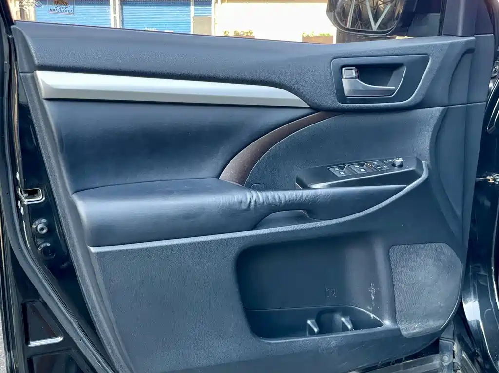 Toyota Highlander 2018 — фото 12