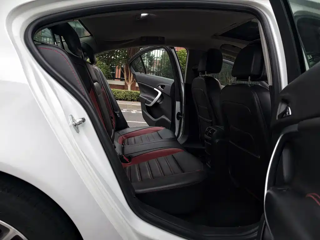 Buick Regal 2013 — фото 10