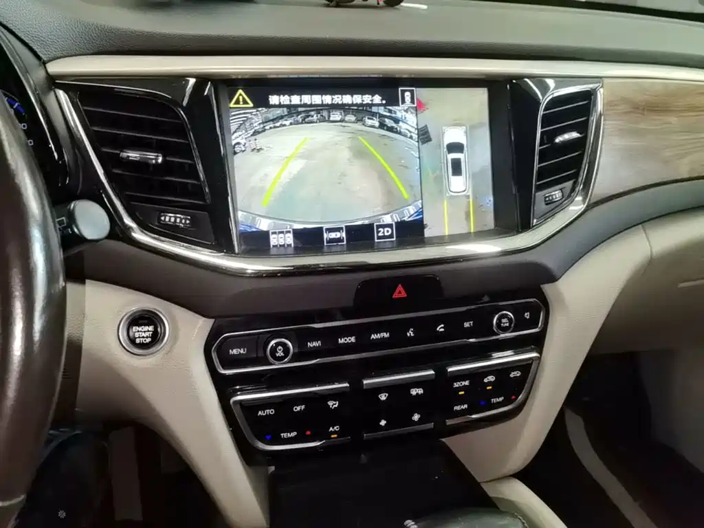 GAC Trumpchi GS8 2017 — фото 13