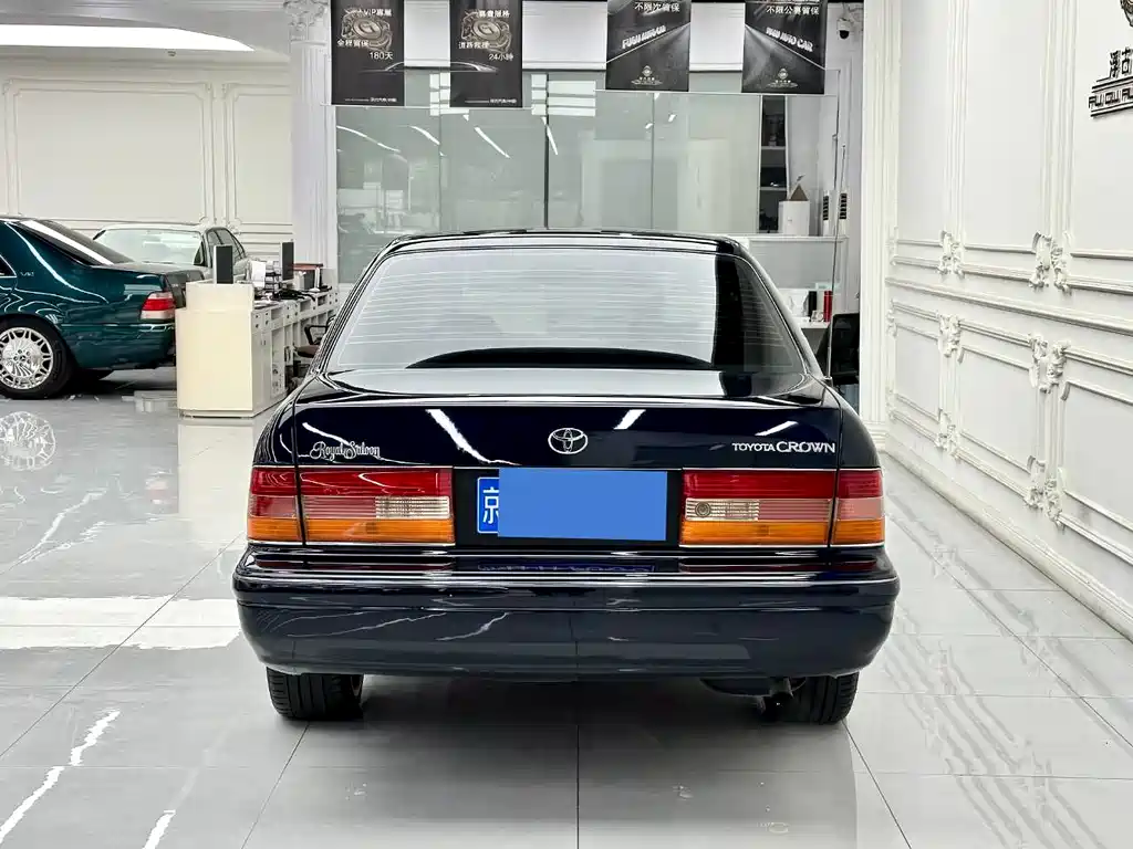 Toyota Crown 1996 — фото 5