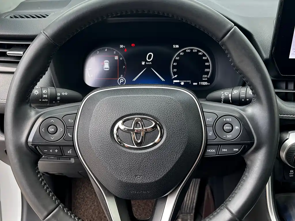 Toyota RAV4 2023 — фото 19