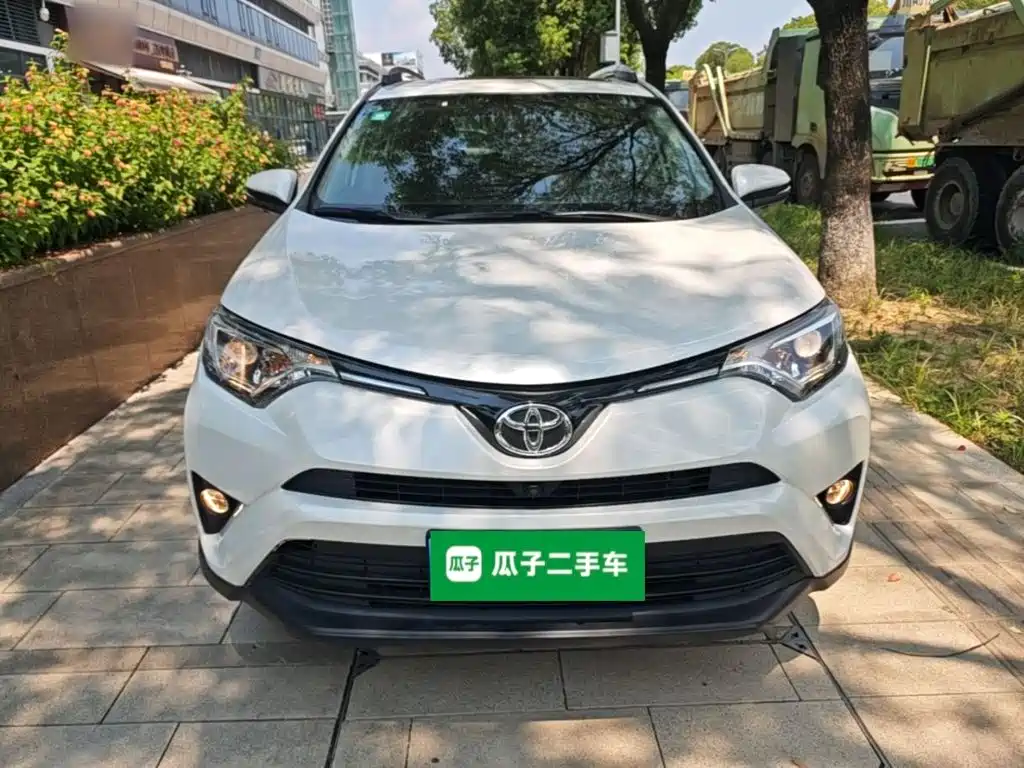 Toyota RAV4 2016 — фото 3