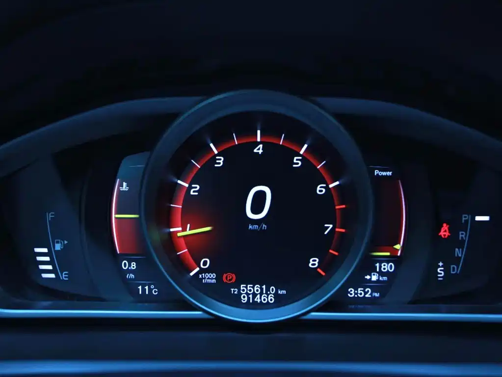 Volvo V40 2017 — фото 10