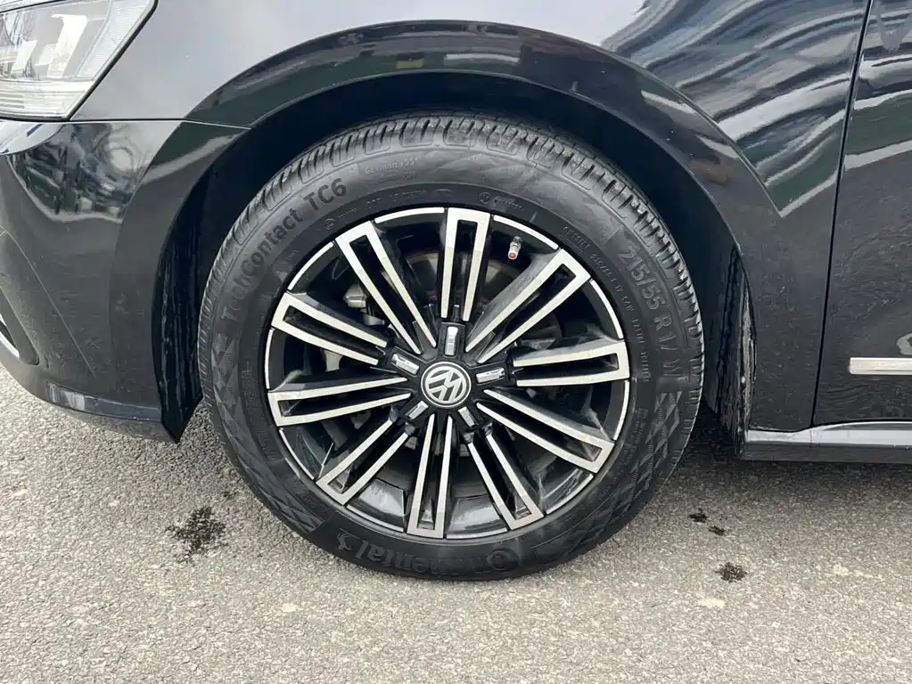 Volkswagen Passat 2018 — фото 18