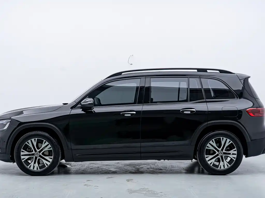 Mercedes-Benz GLB 2024