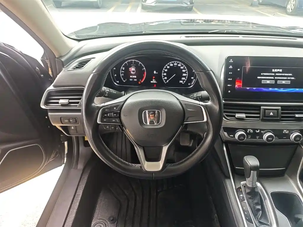 Honda Accord 2022 — фото 11