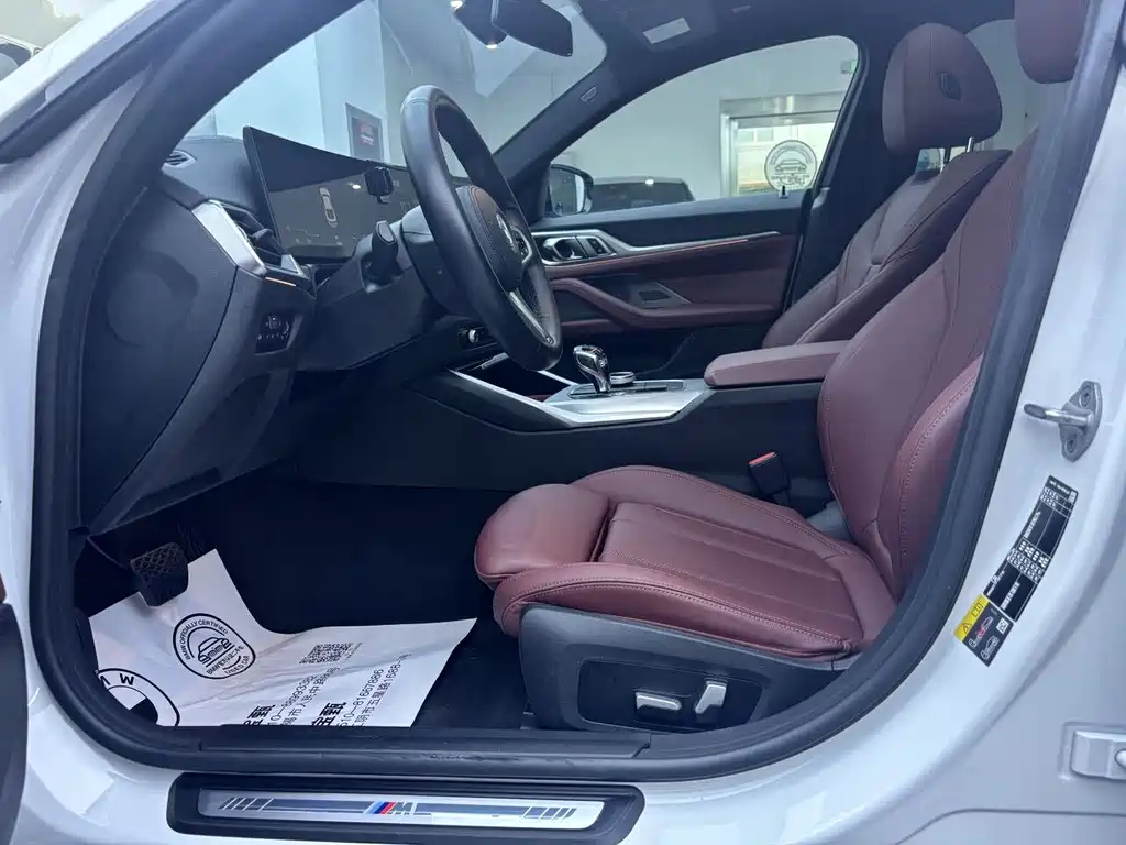 BMW i4 2024 — фото 12