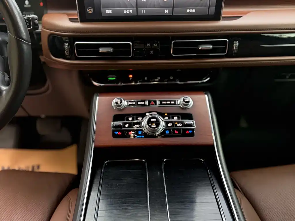 Lincoln Aviator 2021 — фото 19