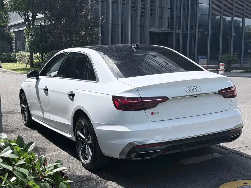 Audi A4L 2020 — фото 10
