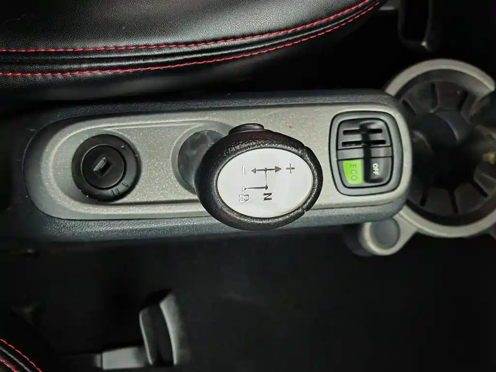 smart Fortwo 2015 — фото 13