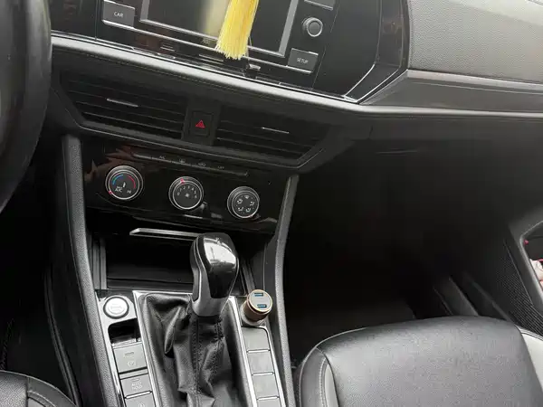 Volkswagen Sagitar 2020